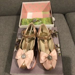 New Joyfolie Gemma shoes color rose gold size 10T